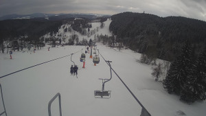 Snow park Paprsek - Lanovka - pohled dolů - 7.3.2023 v 14:55