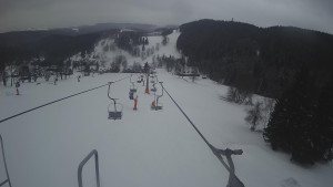 Snow park Paprsek - Lanovka - pohled dolů - 8.3.2023 v 06:35