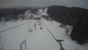 Snow park Paprsek - Lanovka - pohled dolů - 8.3.2023 v 06:45