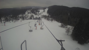 Snow park Paprsek - Lanovka - pohled dolů - 8.3.2023 v 06:50