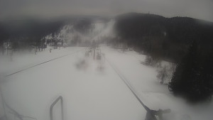 Snow park Paprsek - Lanovka - pohled dolů - 8.3.2023 v 07:20