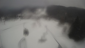 Snow park Paprsek - Lanovka - pohled dolů - 8.3.2023 v 07:25