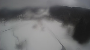 Snow park Paprsek - Lanovka - pohled dolů - 8.3.2023 v 07:30