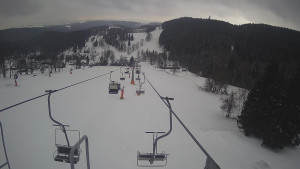 Snow park Paprsek - Lanovka - pohled dolů - 8.3.2023 v 08:45