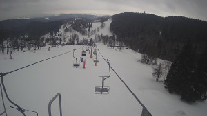 Snow park Paprsek - Lanovka - pohled dolů - 8.3.2023 v 09:00