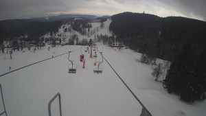 Snow park Paprsek - Lanovka - pohled dolů - 8.3.2023 v 09:20