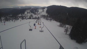 Snow park Paprsek - Lanovka - pohled dolů - 8.3.2023 v 09:30
