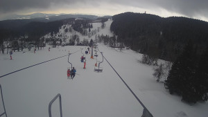 Snow park Paprsek - Lanovka - pohled dolů - 8.3.2023 v 09:35