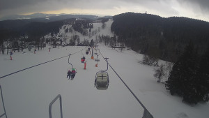 Snow park Paprsek - Lanovka - pohled dolů - 8.3.2023 v 09:40