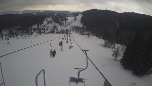 Snow park Paprsek - Lanovka - pohled dolů - 8.3.2023 v 10:05