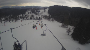 Snow park Paprsek - Lanovka - pohled dolů - 8.3.2023 v 10:10