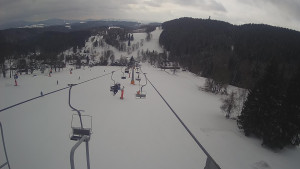 Snow park Paprsek - Lanovka - pohled dolů - 8.3.2023 v 10:35