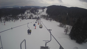 Snow park Paprsek - Lanovka - pohled dolů - 8.3.2023 v 10:45