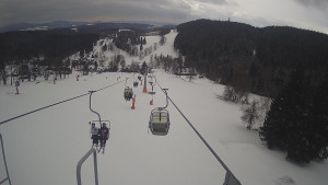Snow park Paprsek - Lanovka - pohled dolů - 8.3.2023 v 10:55