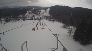 Snow park Paprsek - Lanovka - pohled dolů - 8.3.2023 v 11:30
