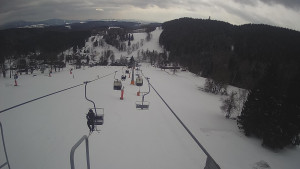 Snow park Paprsek - Lanovka - pohled dolů - 8.3.2023 v 11:55