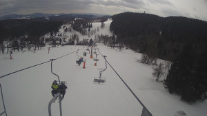 Snow park Paprsek - Lanovka - pohled dolů - 8.3.2023 v 12:05
