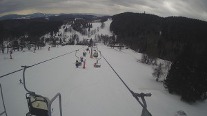 Snow park Paprsek - Lanovka - pohled dolů - 8.3.2023 v 12:30