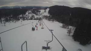 Snow park Paprsek - Lanovka - pohled dolů - 8.3.2023 v 12:35