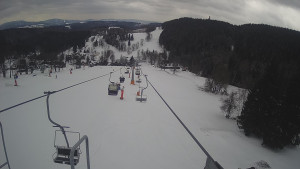 Snow park Paprsek - Lanovka - pohled dolů - 8.3.2023 v 12:40