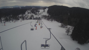 Snow park Paprsek - Lanovka - pohled dolů - 8.3.2023 v 13:00