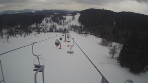 Snow park Paprsek - Lanovka - pohled dolů - 8.3.2023 v 13:05