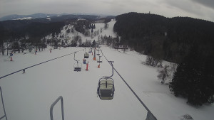 Snow park Paprsek - Lanovka - pohled dolů - 8.3.2023 v 13:30