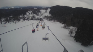 Snow park Paprsek - Lanovka - pohled dolů - 8.3.2023 v 13:50