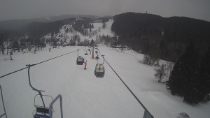 Snow park Paprsek - Lanovka - pohled dolů - 8.3.2023 v 14:20