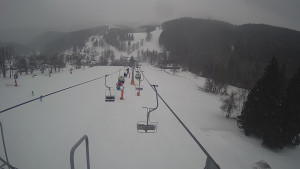 Snow park Paprsek - Lanovka - pohled dolů - 8.3.2023 v 14:30
