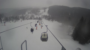 Snow park Paprsek - Lanovka - pohled dolů - 8.3.2023 v 14:40