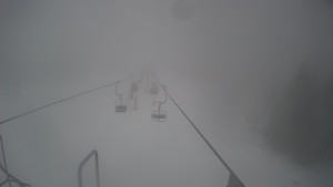 Snow park Paprsek - Lanovka - pohled dolů - 8.3.2023 v 15:35
