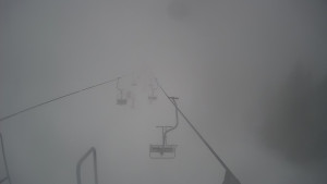 Snow park Paprsek - Lanovka - pohled dolů - 8.3.2023 v 16:00
