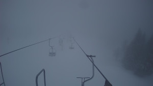 Snow park Paprsek - Lanovka - pohled dolů - 8.3.2023 v 17:35