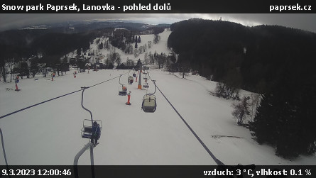 Snow park Paprsek - Lanovka - pohled dolů - 9.3.2023 v 12:00
