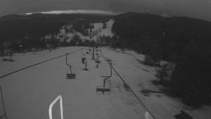 Snow park Paprsek - Lanovka - pohled dolů - 10.3.2023 v 05:45