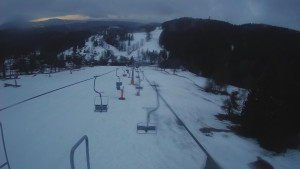 Snow park Paprsek - Lanovka - pohled dolů - 10.3.2023 v 06:00