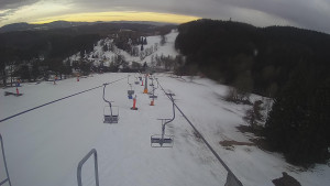Snow park Paprsek - Lanovka - pohled dolů - 10.3.2023 v 06:30