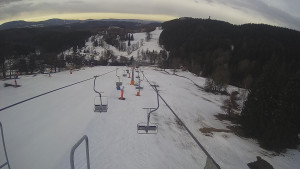 Snow park Paprsek - Lanovka - pohled dolů - 10.3.2023 v 07:00