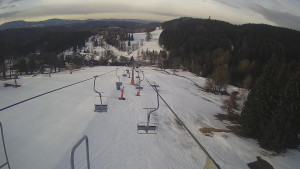 Snow park Paprsek - Lanovka - pohled dolů - 10.3.2023 v 07:10