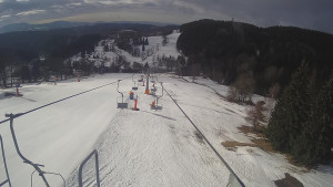 Snow park Paprsek - Lanovka - pohled dolů - 10.3.2023 v 08:40