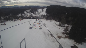 Snow park Paprsek - Lanovka - pohled dolů - 10.3.2023 v 09:10