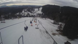Snow park Paprsek - Lanovka - pohled dolů - 10.3.2023 v 09:30