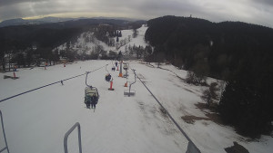 Snow park Paprsek - Lanovka - pohled dolů - 10.3.2023 v 09:40