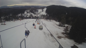 Snow park Paprsek - Lanovka - pohled dolů - 10.3.2023 v 09:45