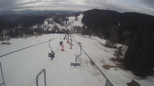 Snow park Paprsek - Lanovka - pohled dolů - 10.3.2023 v 10:10
