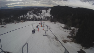Snow park Paprsek - Lanovka - pohled dolů - 10.3.2023 v 10:15
