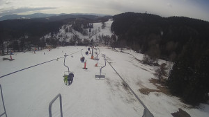 Snow park Paprsek - Lanovka - pohled dolů - 10.3.2023 v 11:10