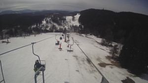 Snow park Paprsek - Lanovka - pohled dolů - 10.3.2023 v 11:25