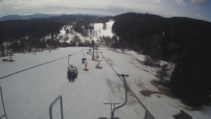 Snow park Paprsek - Lanovka - pohled dolů - 10.3.2023 v 11:45